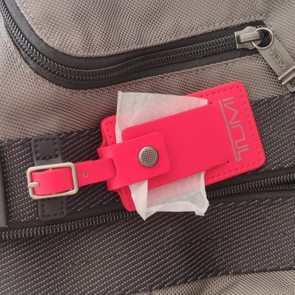 Tumi 💥 NWT 💥Higgins Sling Ballistic Black&Gray Backpack with Red Accents - Picture 6 of 17